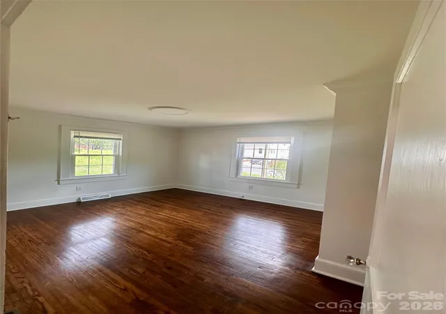 Photo 4 of Single family home for sale at 102 Lincoln St, Belmont, NC 28012 | MLS# 4387899 | Listing updated on 2026-06-03