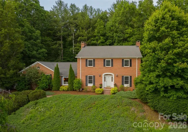 2nd image of 425 Sondley Woods Pl, Asheville, NC 28805 | MLS# 4387900