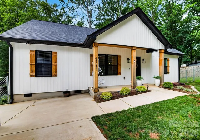 Homes for sale in Gastonia, NC | 4732 Birchwood Ct, Gastonia, NC 28056 | MLS# 4387906