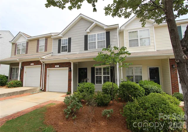 Homes for sale in Fort Mill, SC | 626 Fountain Ct, Fort Mill, SC 29715 | MLS# 4387920