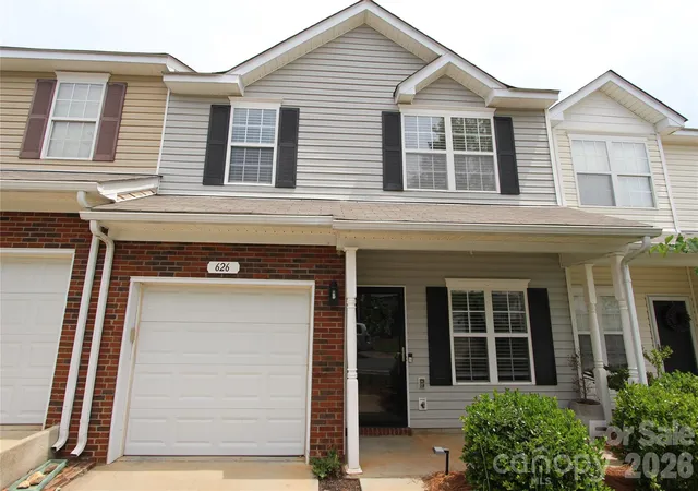 Homes for sale in Fort Mill, SC | 626 Fountain Ct, Fort Mill, SC 29715 | MLS# 4387920