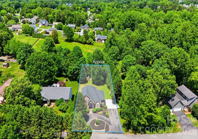 Homes for sale in Hickory, NC | 1245 34th Ave Ne, Hickory, NC 28601 | MLS# 4387938