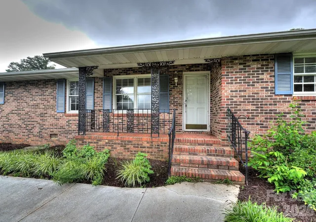 Photo 1 of Single family home for sale at 1195 Holly Springs Rd, Lyman, SC 29365 | MLS# 4387941 | Listing updated on 2026-09-02