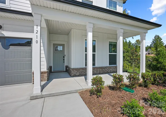Photo 3 of Single family home for sale at 1210 Chasity Trails Ct, Matthews, NC 28104 | MLS# 4387944 | Listing updated on 2026-09-21