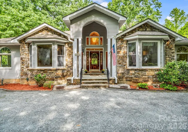 Homes for sale in Columbus, NC | 385 Park St, Columbus, NC 28722 | MLS# 4387966