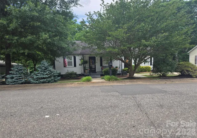 1st image of 156 S Caldwell Ave, Newton, NC 28658 | MLS# 4387971