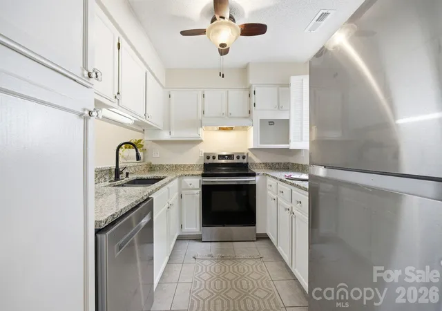 3rd image of 2500 Stradbrook Dr, Charlotte, NC 28210 | MLS# 4387981