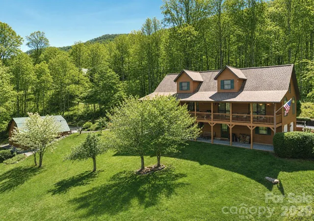 Photo 3 of Single family home for sale at 89 41 46 Stump Ln, Maggie Valley, NC 28751 | MLS# 4387985 | Listing updated on 2026-08-27