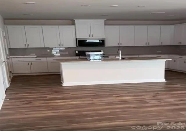 Photo 4 of Single family home for sale at 11908 Redleaf Dr, Charlotte, NC 28215 | MLS# 4387987 | Listing updated on 2026-09-28