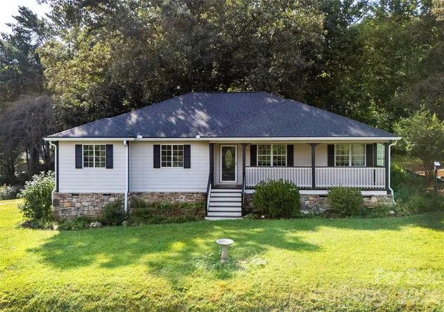 Photo 3 of Single family home for sale at 540 Old Haw Crk Rd, Asheville, NC 28805 | MLS# 4387997 | Listing updated on 2026-10-04