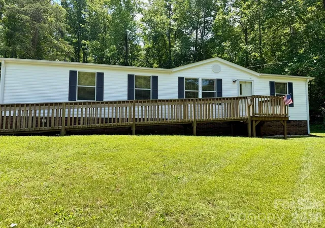 3rd image of 5493 Harris Farm Rd, Hickory, NC 28602 | MLS# 4388001