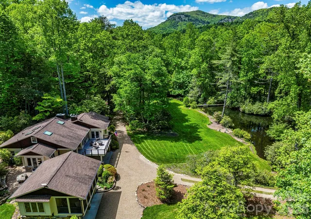 Homes for sale in Cashiers, NC | 1213 Bull Pen Rd, Cashiers, NC 28717 | MLS# 4388035