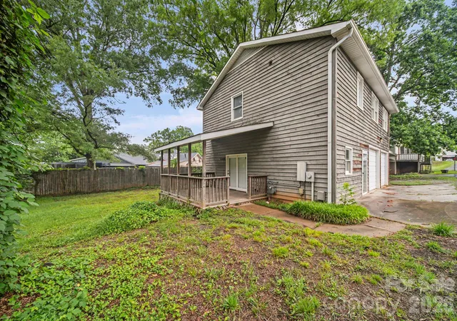Photo 3 of Sale Pending at 1109 Union Rd, Gastonia, NC 28056 | MLS# 4388040 | Listing updated on 2026-08-29
