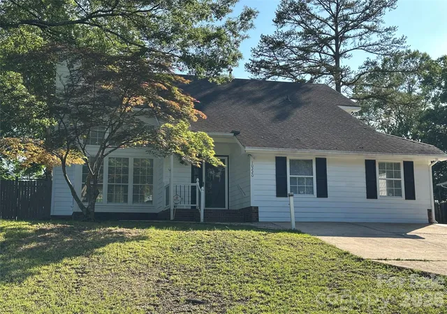 Photo 2 of Sale Pending at 10220 Rockwood Rd, Charlotte, NC 28215 | MLS# 4388056 | Listing updated on 2026-09-28