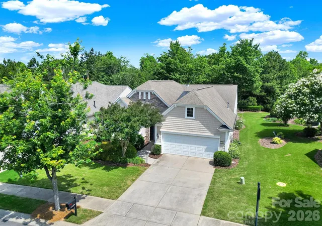 Photo 3 of Single family home for sale at 15184 Legend Oaks Ct, Fort Mill, SC 29707 | MLS# 4388069 | Listing updated on 2026-08-27