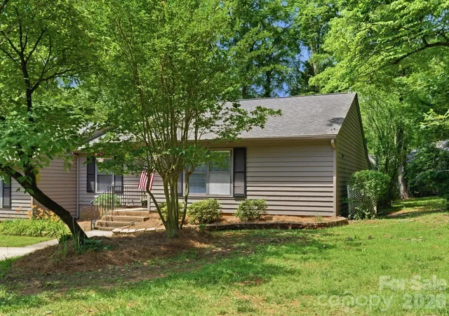 Homes for sale in Fort Mill, SC | 1011 Cranberry Circle, Fort Mill, SC 29715 | Houzeo
