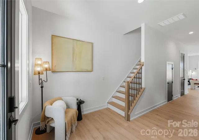 Listing Photo 4 - Condo for sale in building located at 3922 Sarah Dr, Charlotte, NC 28217