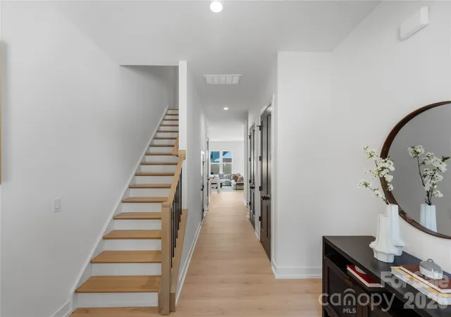 Listing Photo 5 - Condo for sale in building located at 3922 Sarah Dr, Charlotte, NC 28217
