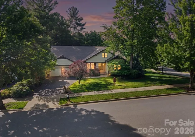 Photo 3 of Single family home for sale at 289 Fennel Dun Cir, Biltmore Lake, NC 28715 | MLS# 4388138 | Listing updated on 2026-10-07