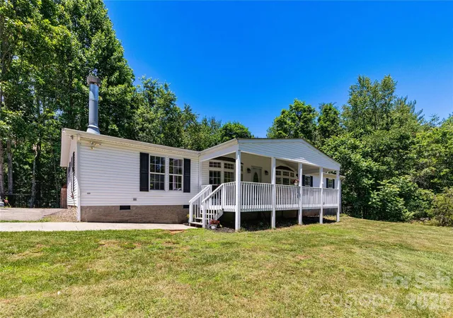 Photo 1 of Single family home for sale at 25 Sienna Dr, Asheville, NC 28806 | MLS# 4388158 | Listing updated on 2026-10-02