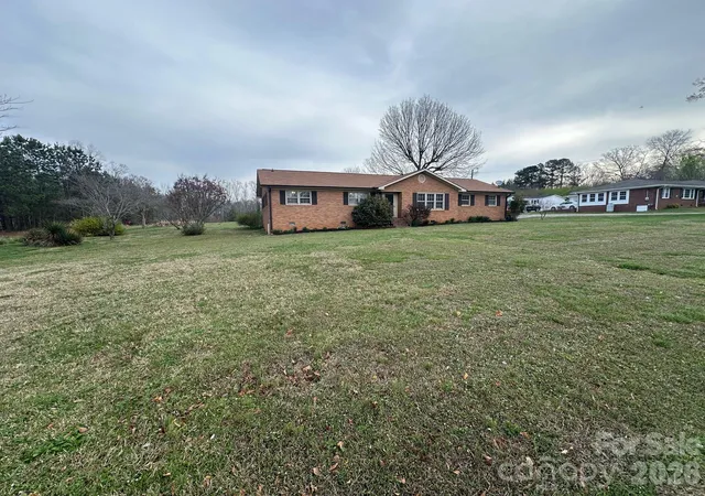 Homes for sale in Chesnee, SC | 505 Hwy 11 Hwy E, Chesnee, SC 29323 | MLS# 4388160