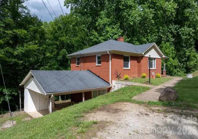 Homes for sale in Marion, NC | 4073 226 A Hwy, Marion, NC 28752 | MLS# 4388176