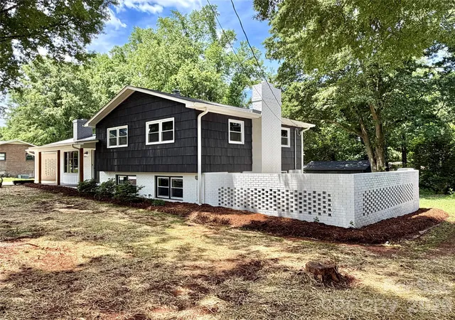 3rd image of 303 Deal Ave Ne, Conover, NC 28613 | MLS# 4388184