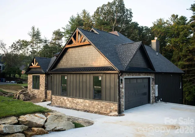 2nd image of 113 Perry Pl, Hendersonville, NC 28739 | MLS# 4388240