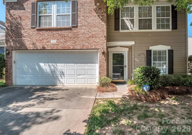 Photo 4 of Single family home for sale at 7829 Ponderosa Pine Ln, Charlotte, NC 28215 | MLS# 4388248 | Listing updated on 2026-08-10