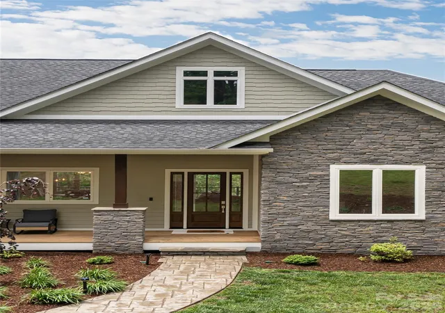 Photo 3 of Single family home for sale at 128 Saddle Ridge Dr, Alexander, NC 28701 | MLS# 4388252 | Listing updated on 2026-09-03