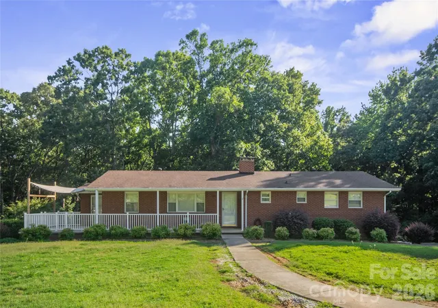 Photo 1 of Single family home for sale at 3303 Pikeview Rd, Fort Mill, SC 29715 | MLS# 4388253 | Listing updated on 2026-07-21