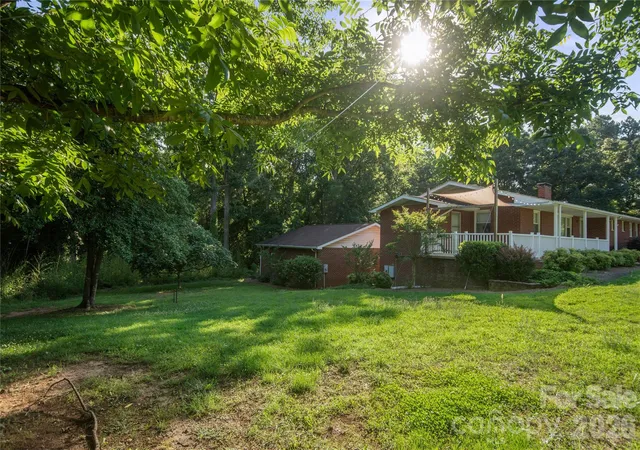 Photo 4 of Single family home for sale at 3303 Pikeview Rd, Fort Mill, SC 29715 | MLS# 4388253 | Listing updated on 2026-07-21