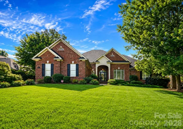 Homes for sale in Matthews, NC | 526 Ballymote Ct, Matthews, NC 28104 | MLS# 4388258