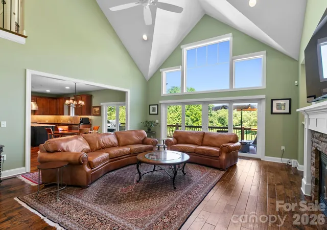 Photo 3 of Single family home for sale at 32 Lake Vista Dr, Fletcher, NC 28732 | MLS# 4388270 | Listing updated on 2026-10-03