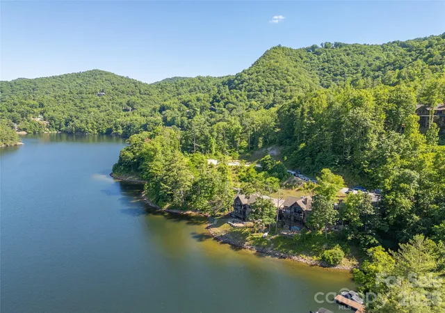 Photo 3 of Single family home for sale at 561 Harbor Ridge Dr, Tuckasegee, NC 28783 | MLS# 4388299 | Listing updated on 2026-08-17
