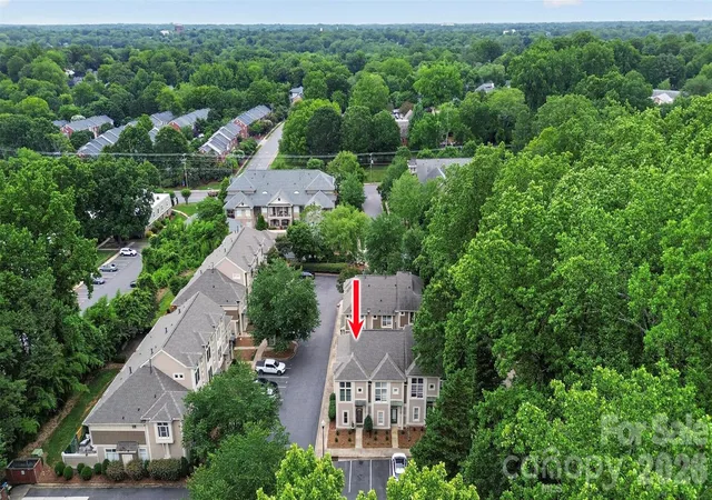 2nd image of 1073 Park W Dr, Charlotte, NC 28209