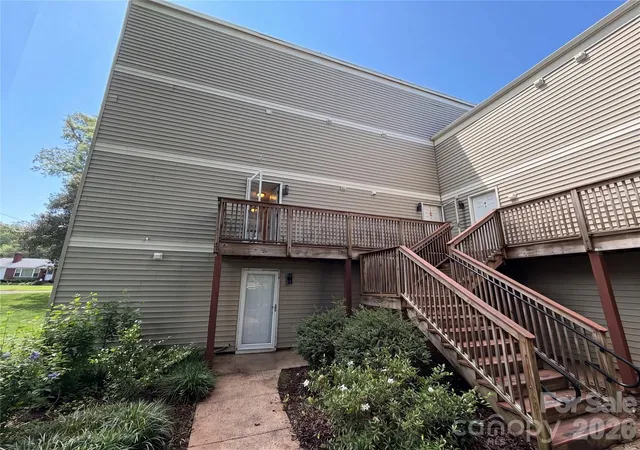 Condo for sale at 1625 Merry Oaks Rd #D, Charlotte, NC 28205 | MLS# 4388337