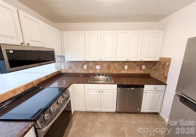 Photo 1 of Condo for sale at 1625 Merry Oaks Rd #D, Charlotte, NC 28205 | MLS# 4388337 | Listing updated on 2026-09-22