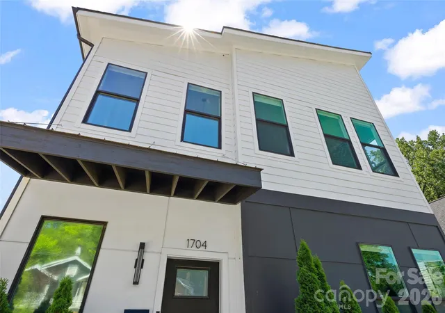 3rd image of 1704 Pegram St, Charlotte, NC 28205 | MLS# 4388343