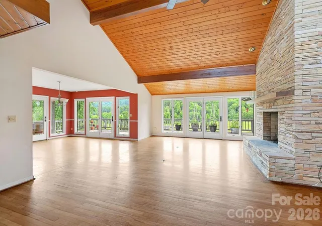 Photo 2 of Single family home for sale at 547 Windover Dr, Brevard, NC 28712 | MLS# 4388356 | Listing updated on 2026-08-29