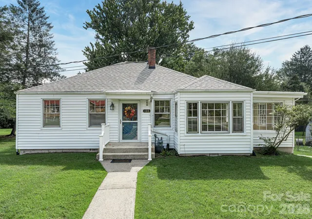 Photo 1 of Single family home for sale at 106 Green Acres Ave, Brevard, NC 28712 | MLS# 4388358 | Listing updated on 2026-10-04