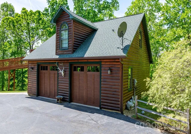 Photo 3 of Sale Pending at 110 Mountain Crst Dr S, Marion, NC 28752 | MLS# 4388359 | Listing updated on 2026-10-14