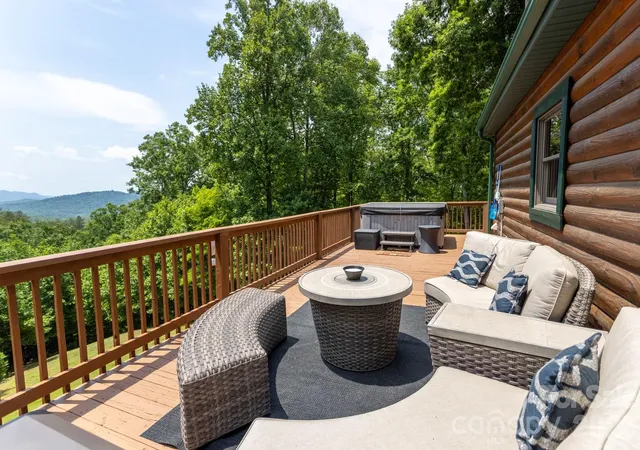 Photo 4 of Sale Pending at 110 Mountain Crst Dr S, Marion, NC 28752 | MLS# 4388359 | Listing updated on 2026-10-14