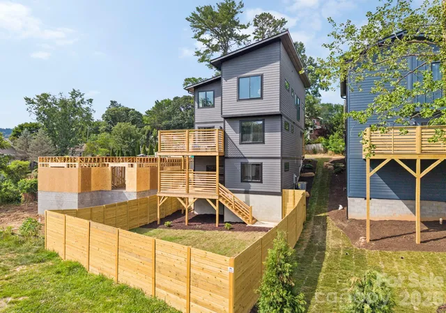 Photo 3 of Single family home for sale at 41 Johnson Dr, Asheville, NC 28804 | MLS# 4388362 | Listing updated on 2026-09-21
