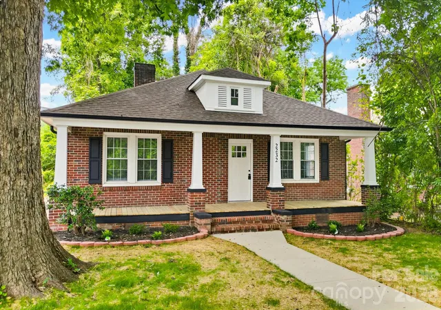 Photo 2 of Single family home for sale at 2232 Wilmore Dr, Charlotte, NC 28203 | MLS# 4388385 | Listing updated on 2026-09-03