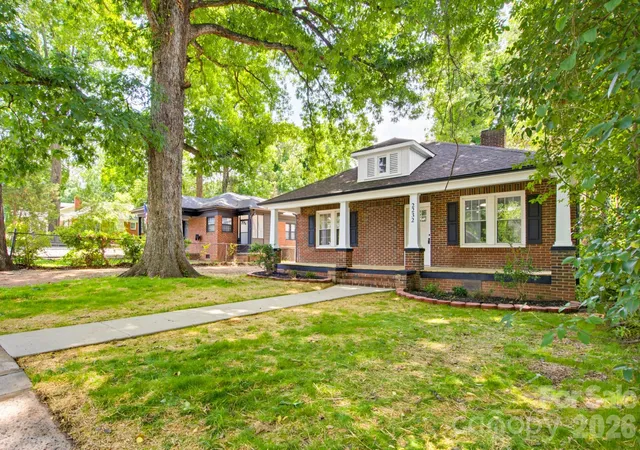Photo 3 of Single family home for sale at 2232 Wilmore Dr, Charlotte, NC 28203 | MLS# 4388385 | Listing updated on 2026-09-03