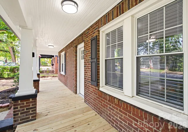 Photo 4 of Single family home for sale at 2232 Wilmore Dr, Charlotte, NC 28203 | MLS# 4388385 | Listing updated on 2026-09-03