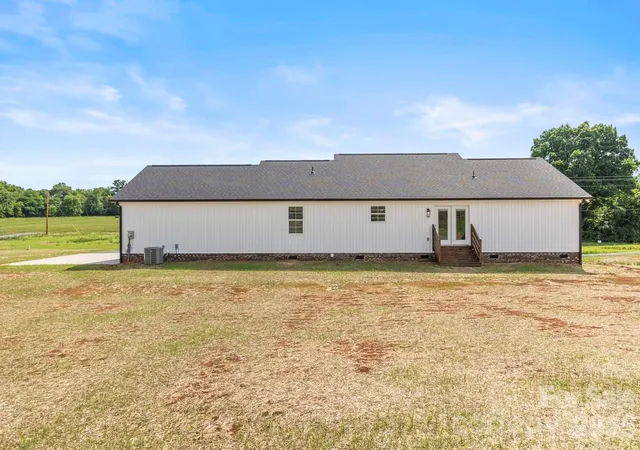 Homes for sale in Lincolnton, NC | 725 Alf Hoover Rd, Lincolnton, NC 28092 | MLS# 4388411