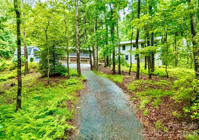 Photo 1 of Single family home for sale at 154 Chestnut Ln, Cedar Mountain, NC 28718 | MLS# 4388442 | Listing updated on 2026-08-08