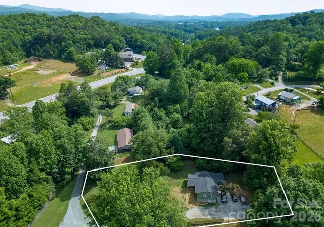 Homes for sale in Brevard, NC | 113 Byrd Ln, Brevard, NC 28712 | MLS# 4388450
